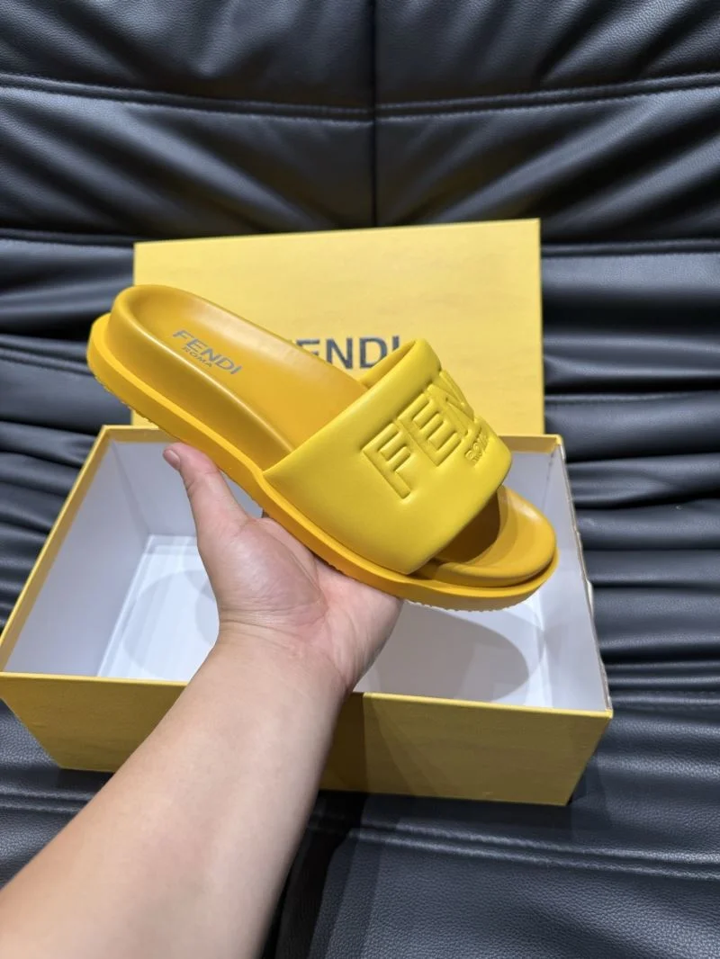 Fendi Slippers UrbanStyle 23191