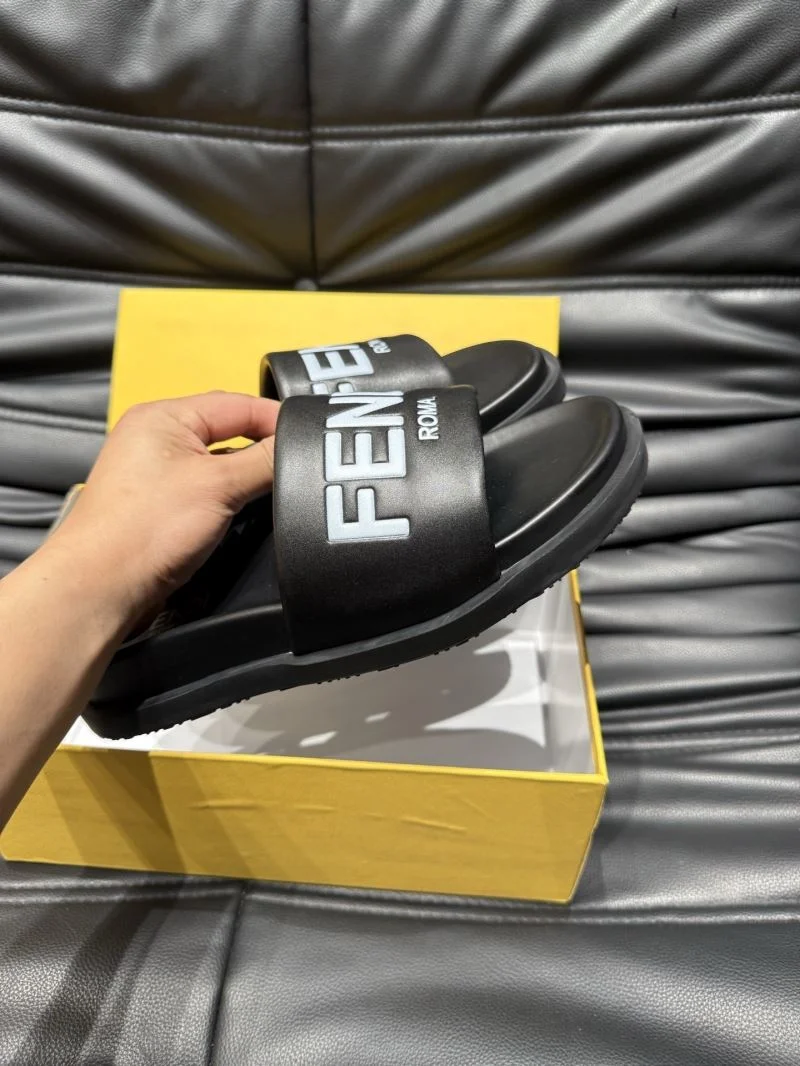 Fendi Slippers Bold 23183