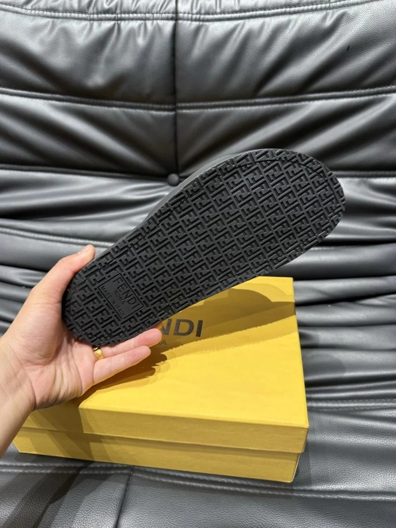 Fendi Slippers Bold 23183
