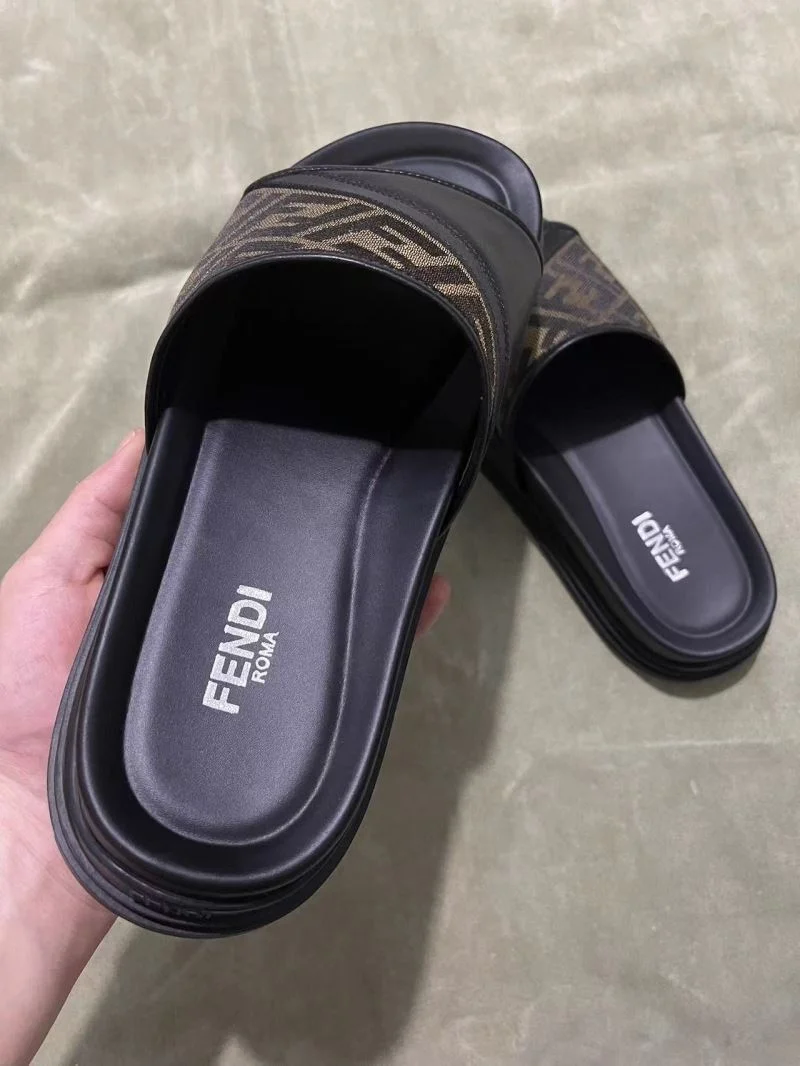 Attractive Fendi Slippers 23509