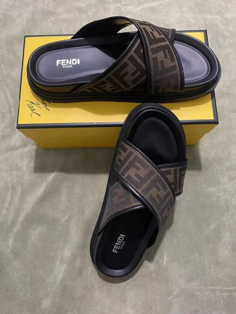 Fendi Slippers Durable 23508