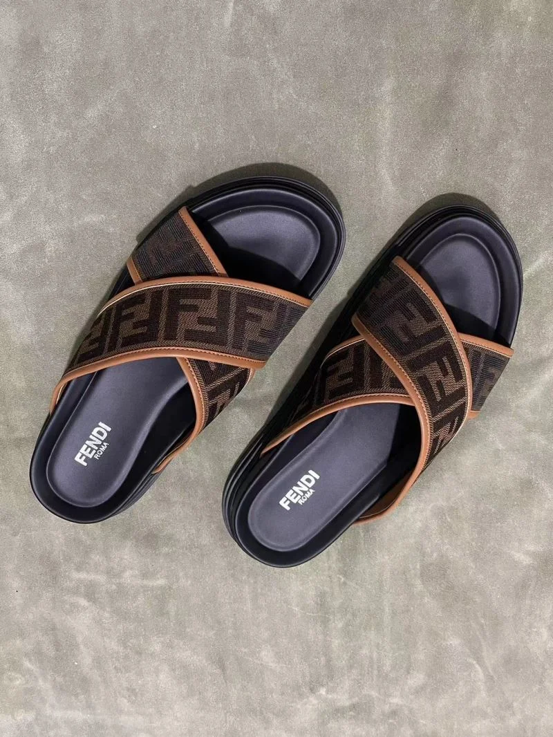 Elegant Fendi Slippers 23497