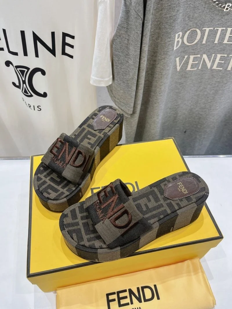 Breathable Fendi Slippers 23501