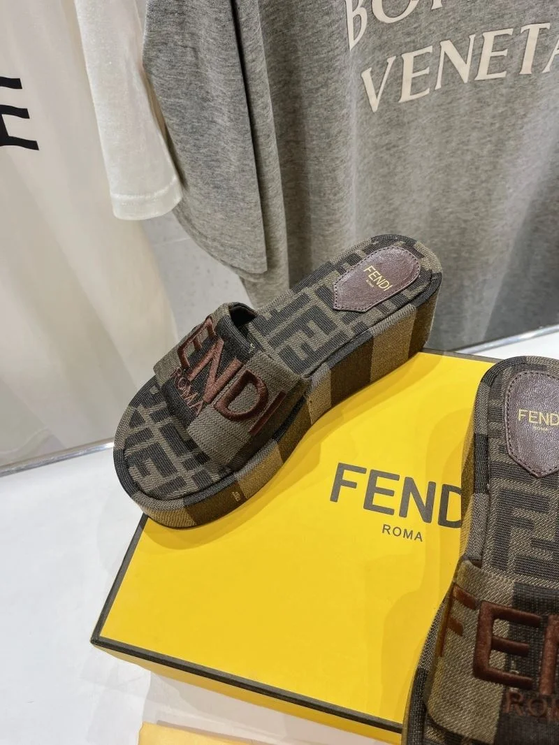 Breathable Fendi Slippers 23501