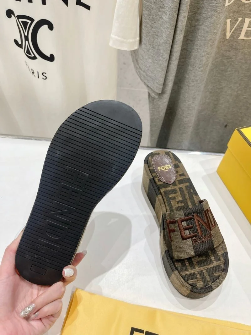 Breathable Fendi Slippers 23501