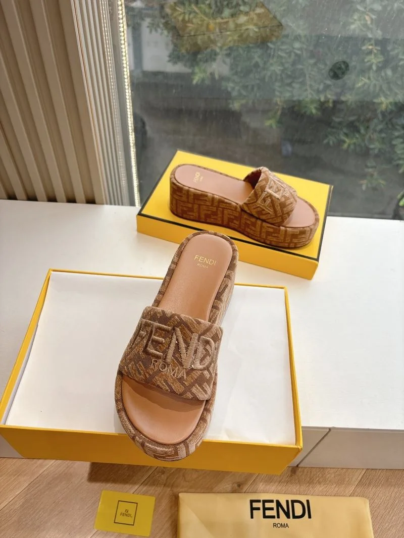 Fendi Slippers Seasonal 23399