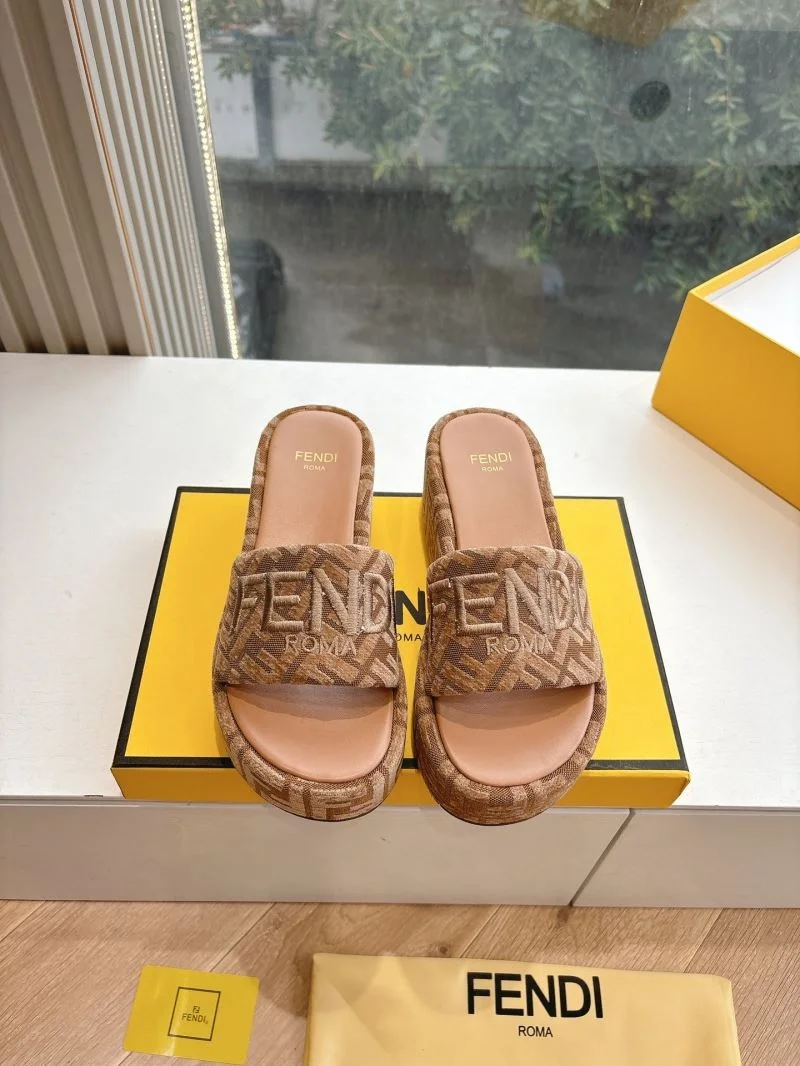 Fendi Slippers Seasonal 23399