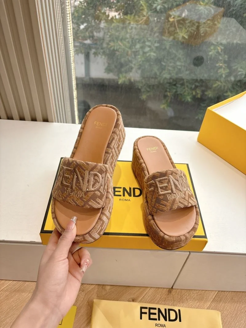 Fendi Slippers Seasonal 23399