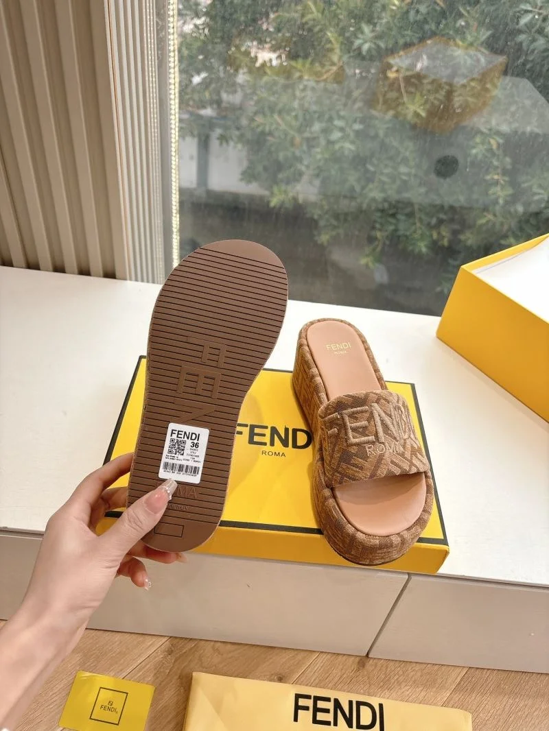 Fendi Slippers Seasonal 23399