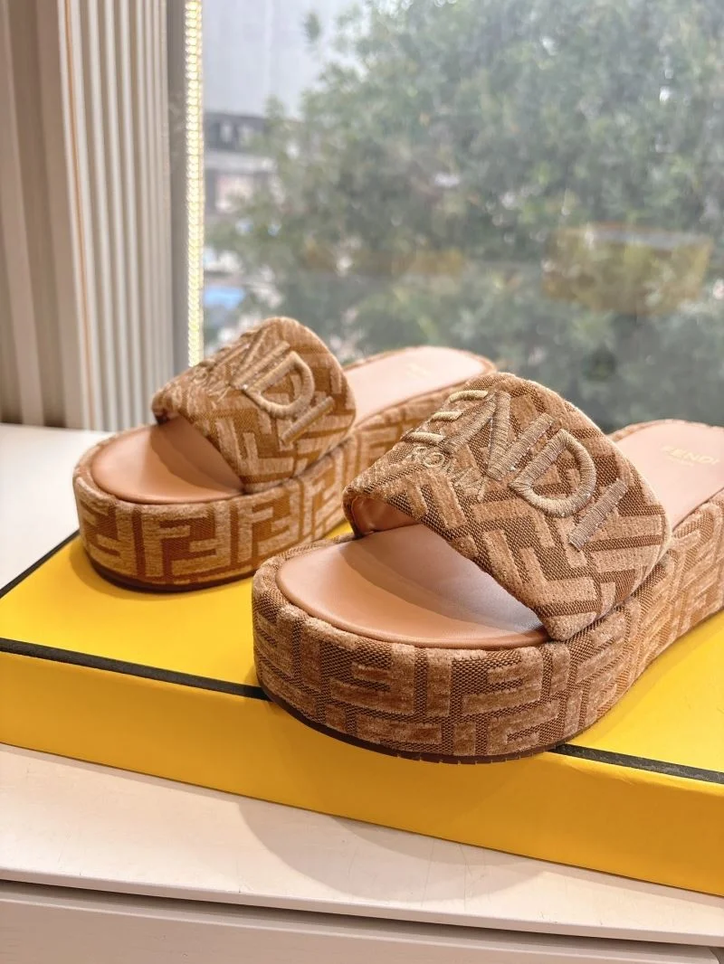 Fendi Slippers Seasonal 23399