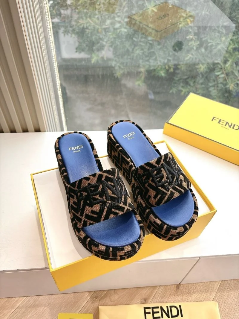 Minimalist Fendi Slippers 23392