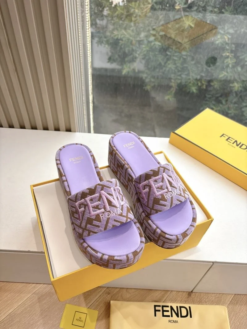Fendi Slippers Fashionable 23390