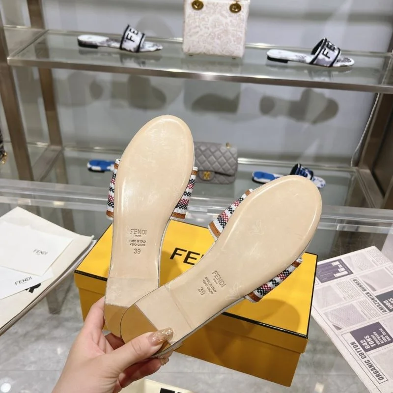 Fendi Slippers Comfortable 23388
