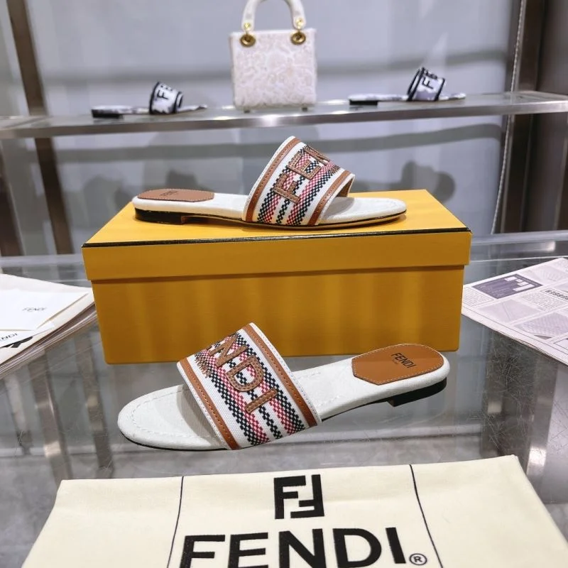 Fendi Slippers Comfortable 23388