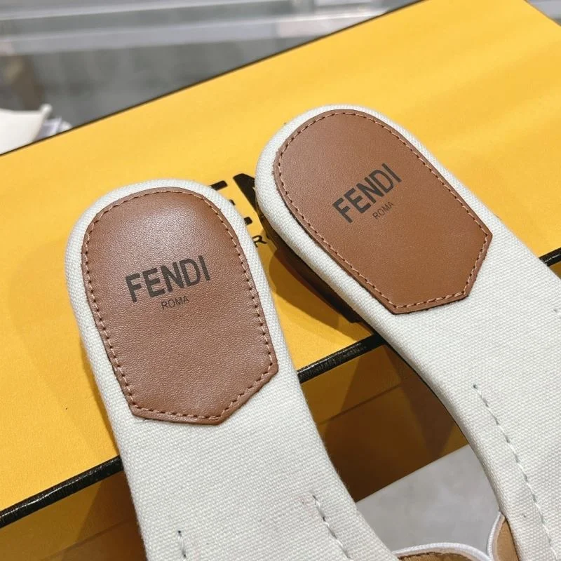 Fendi Slippers Comfortable 23388