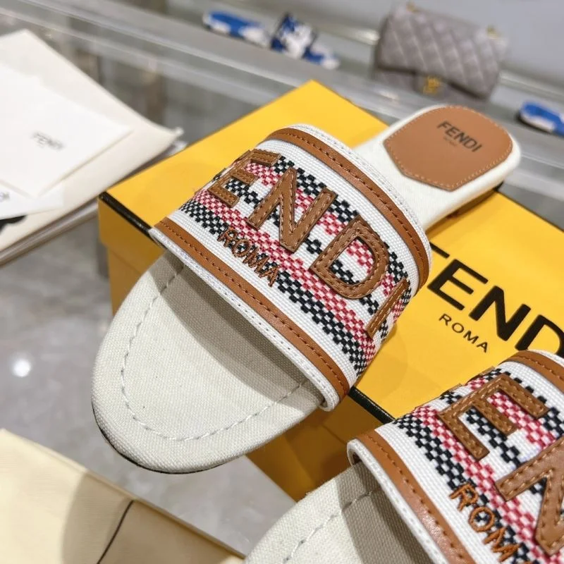Fendi Slippers Comfortable 23388