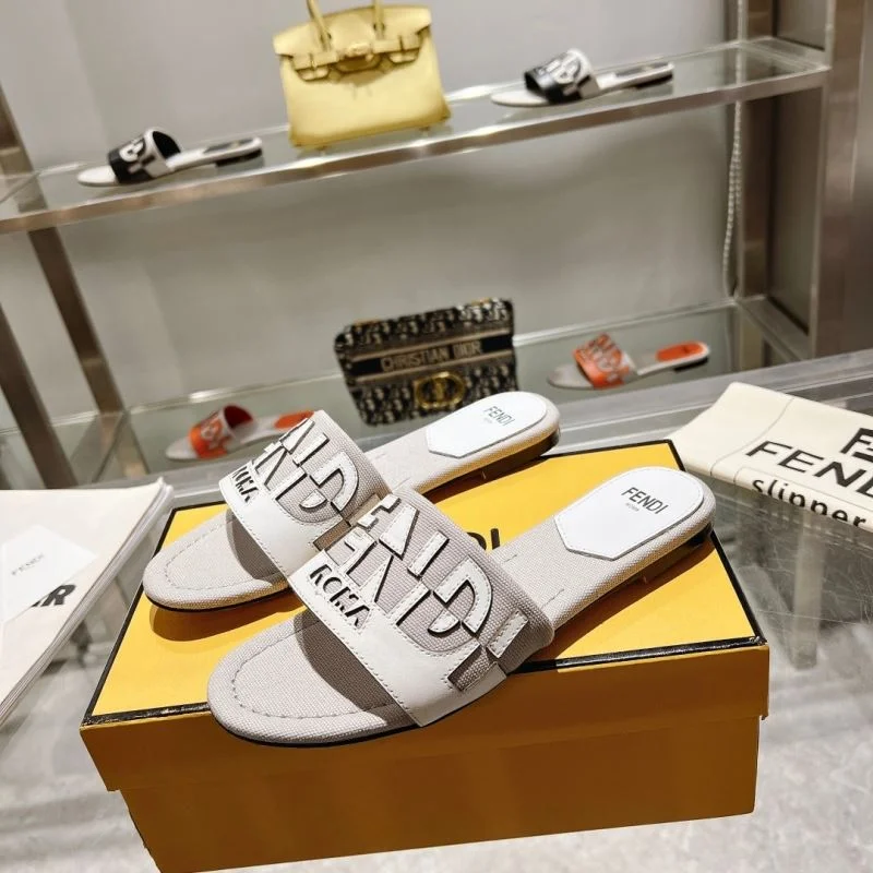 Fendi Slippers Bright 23385