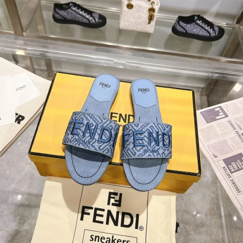 Fendi Slippers UrbanChic 23393