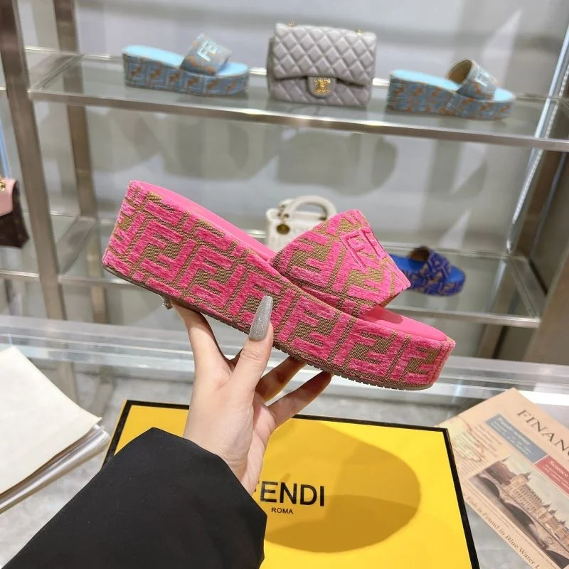 MoistureWicking Fendi Slippers 23386