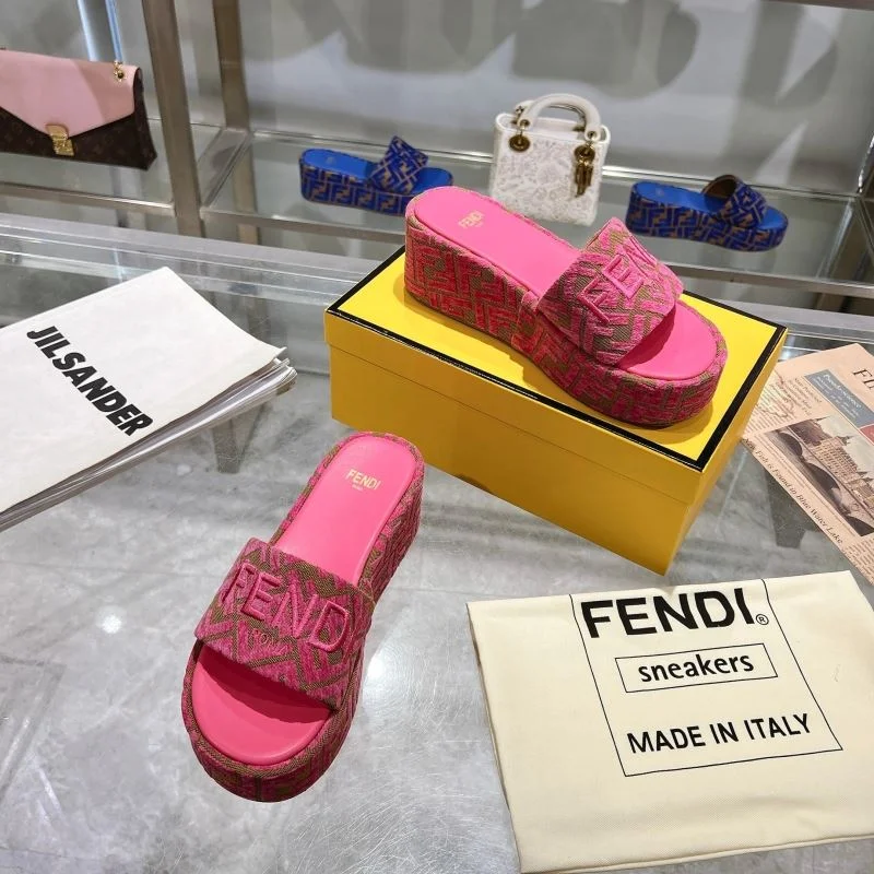 MoistureWicking Fendi Slippers 23386