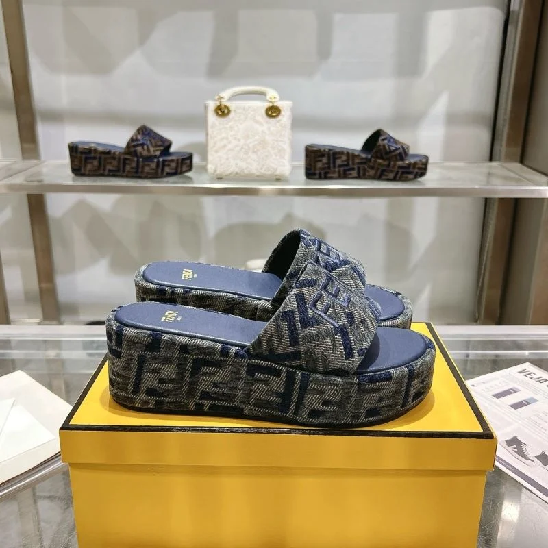 Fendi Slippers WellDesigned 23359