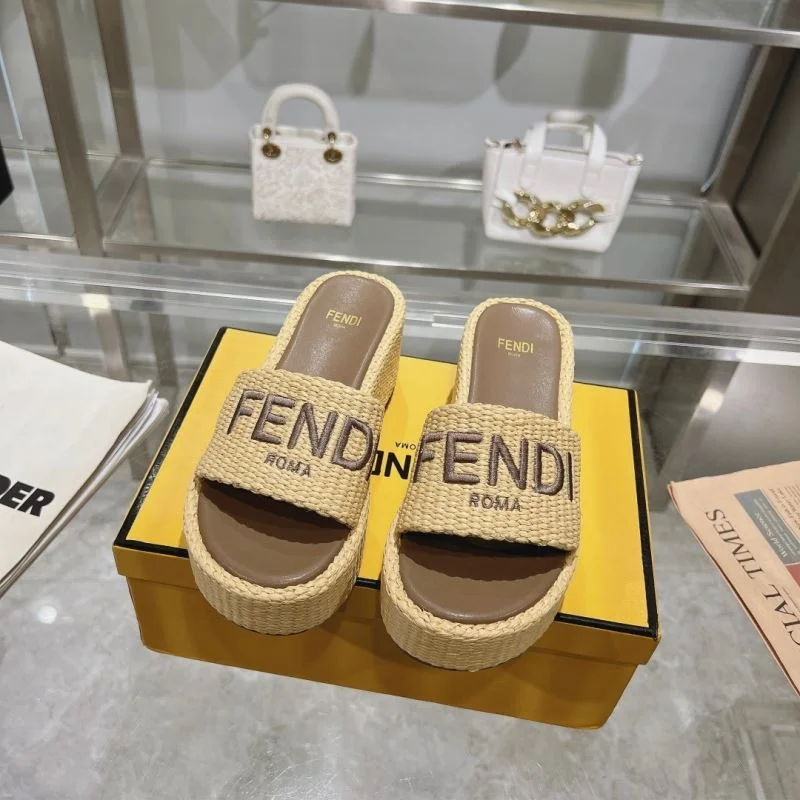 Fendi Slippers ZipUp 23351