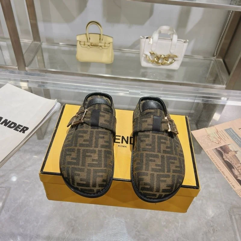 Contemporary Fendi Slippers 23344