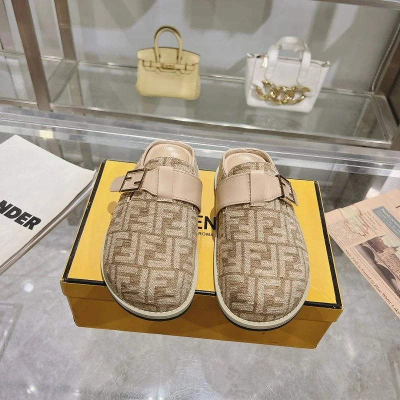 Fendi Slippers Vibrant 23342