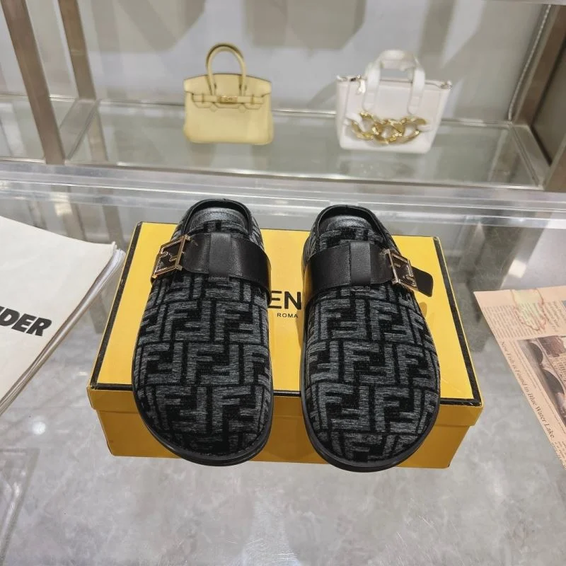 Sporty Fendi Slippers 23340