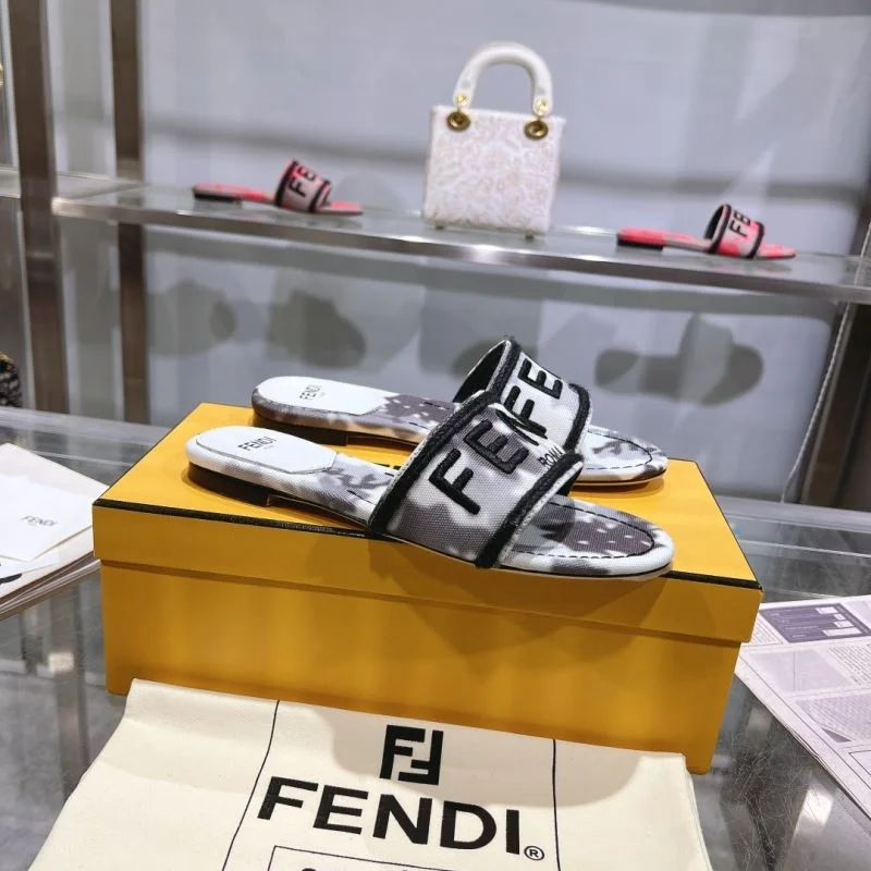 Fendi Slippers FlexibleFit 23332