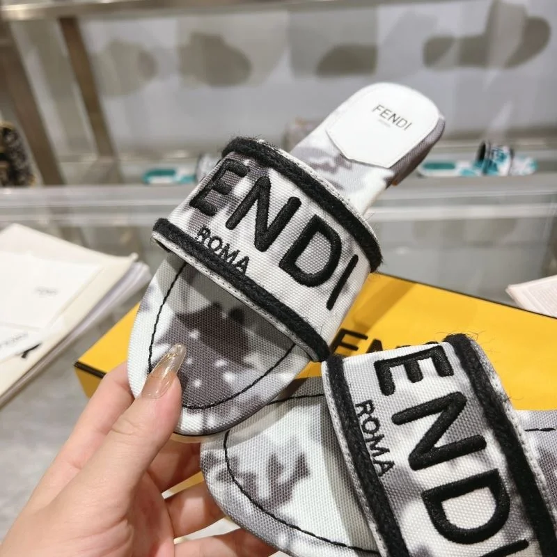 Fendi Slippers FlexibleFit 23332