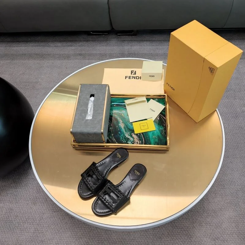 Effortless Fendi Slippers 23323