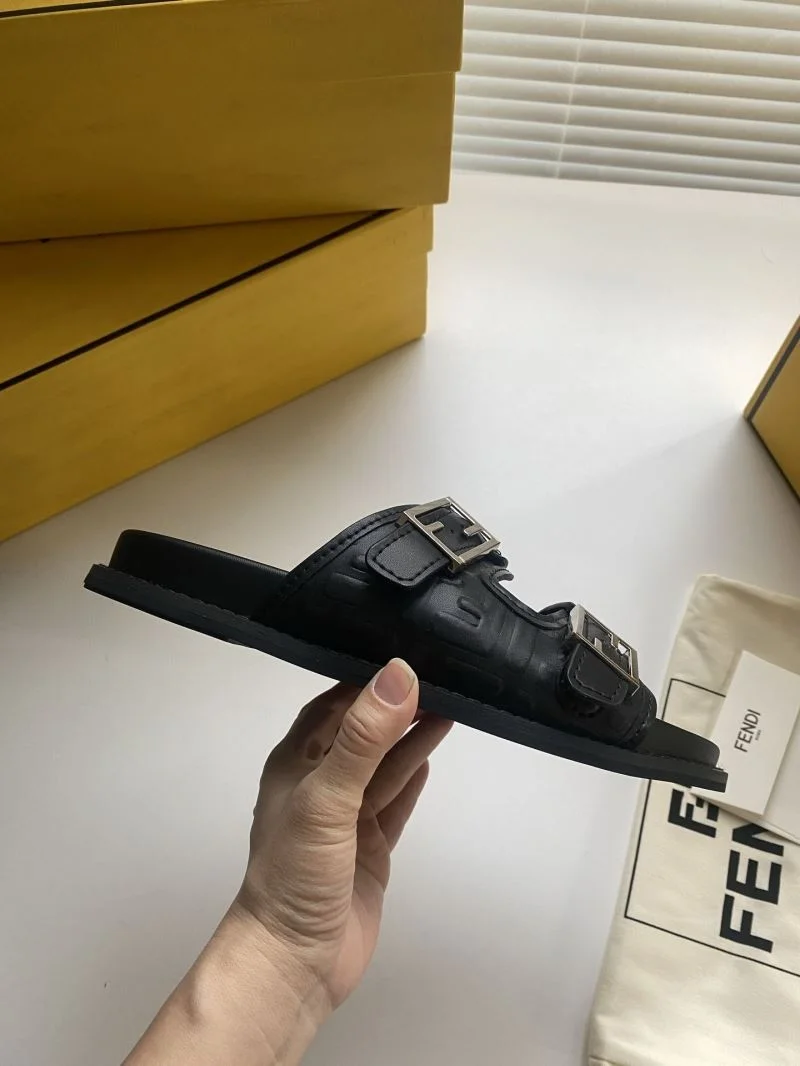 Comfortable Fendi Slippers 23597