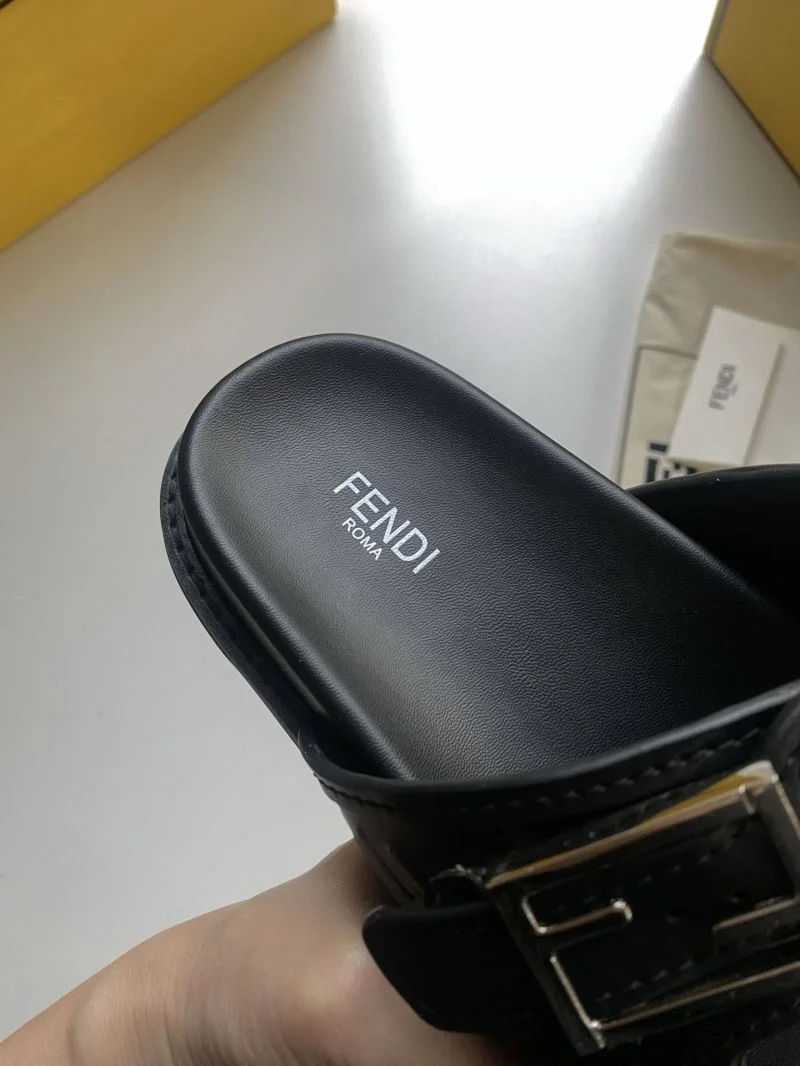 Comfortable Fendi Slippers 23597