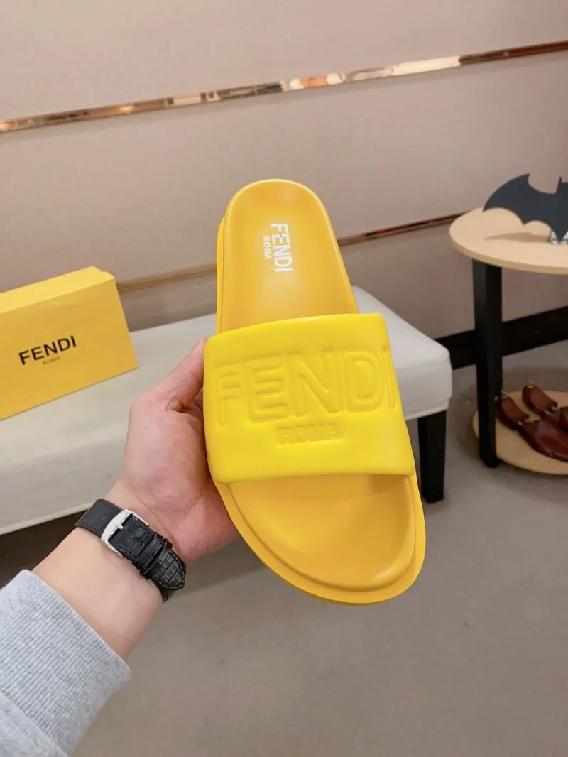 Fendi Slippers Sophisticated 23564