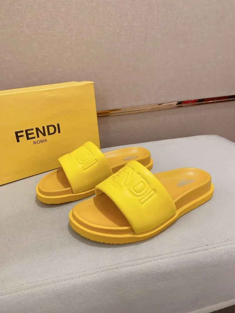 Fendi Slippers Sophisticated 23564