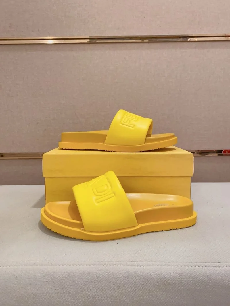 Fendi Slippers Sophisticated 23564