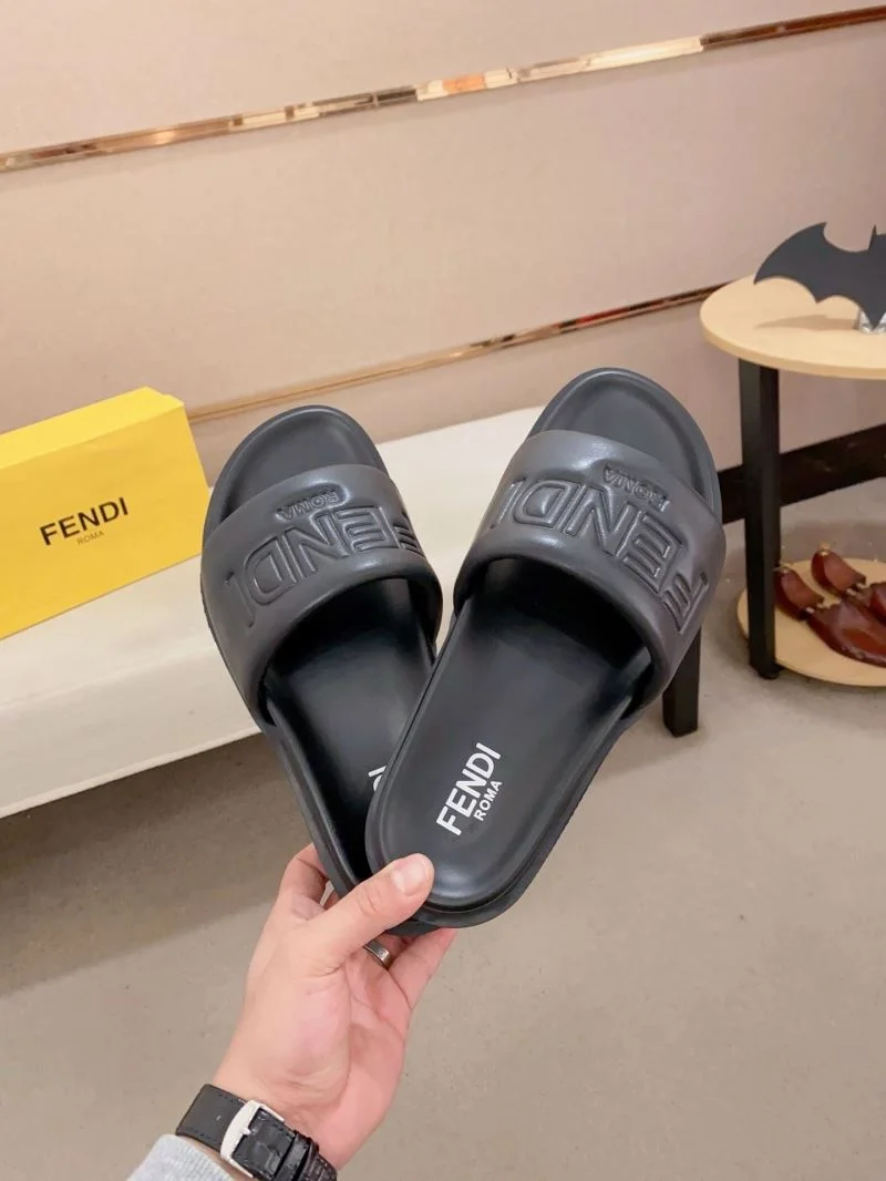 Fendi Slippers Lightweight 23561