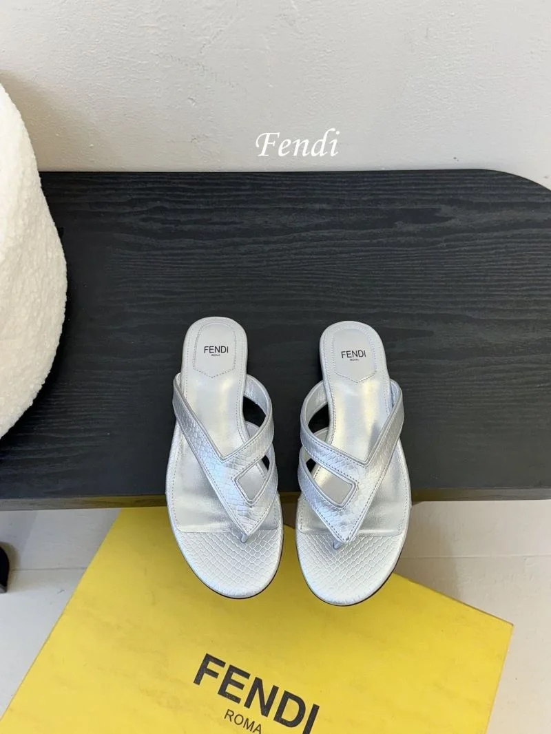 Fendi Slippers Vibrant 23743