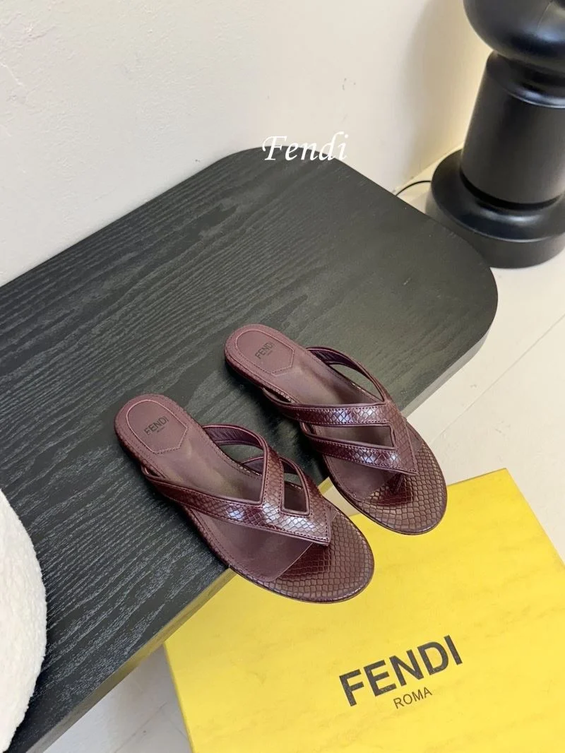 Fendi Slippers WellDesigned 23718