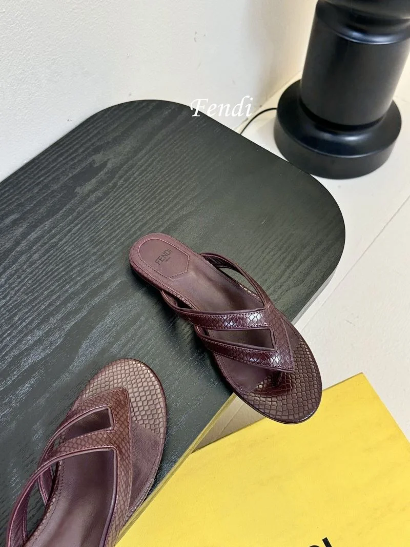 Fendi Slippers WellDesigned 23718