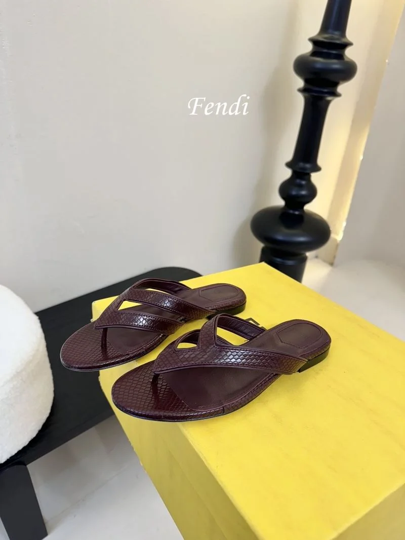 Fendi Slippers WellDesigned 23718