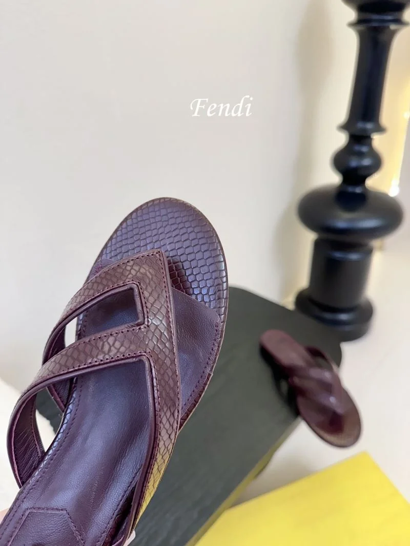 Fendi Slippers WellDesigned 23718