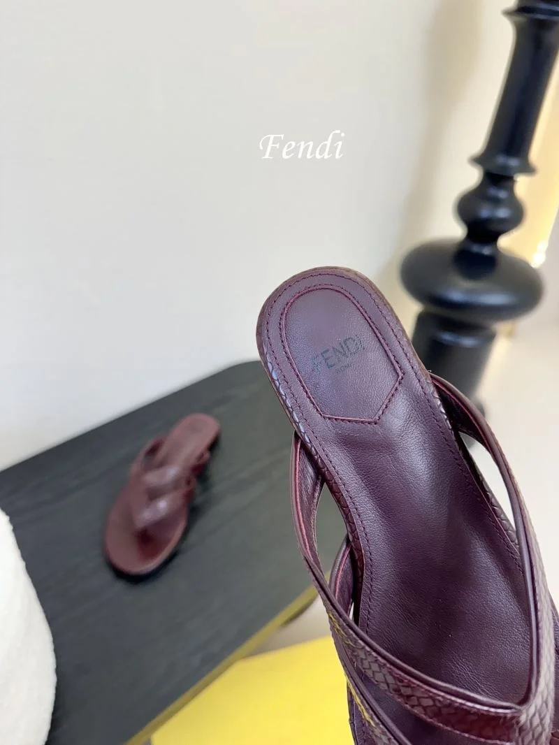 Fendi Slippers WellDesigned 23718