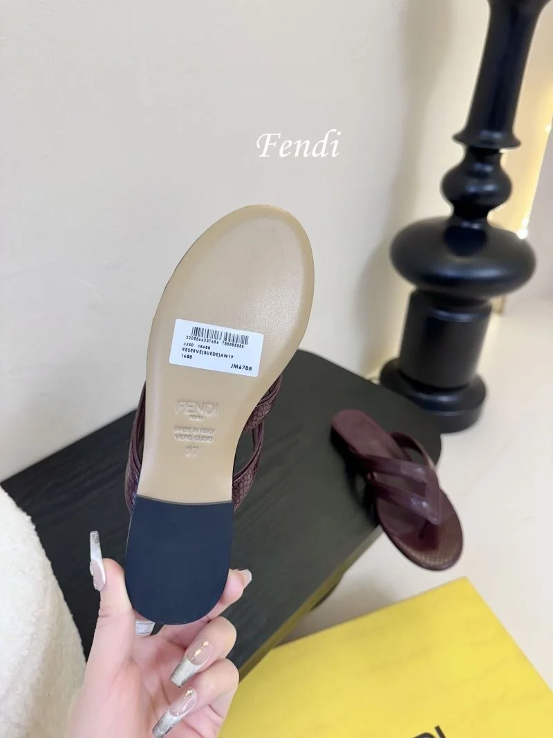 Fendi Slippers WellDesigned 23718