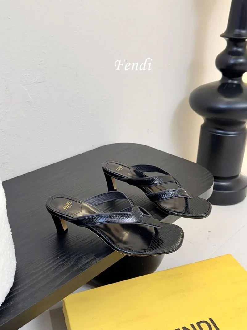 Fendi Slippers Compact 23731