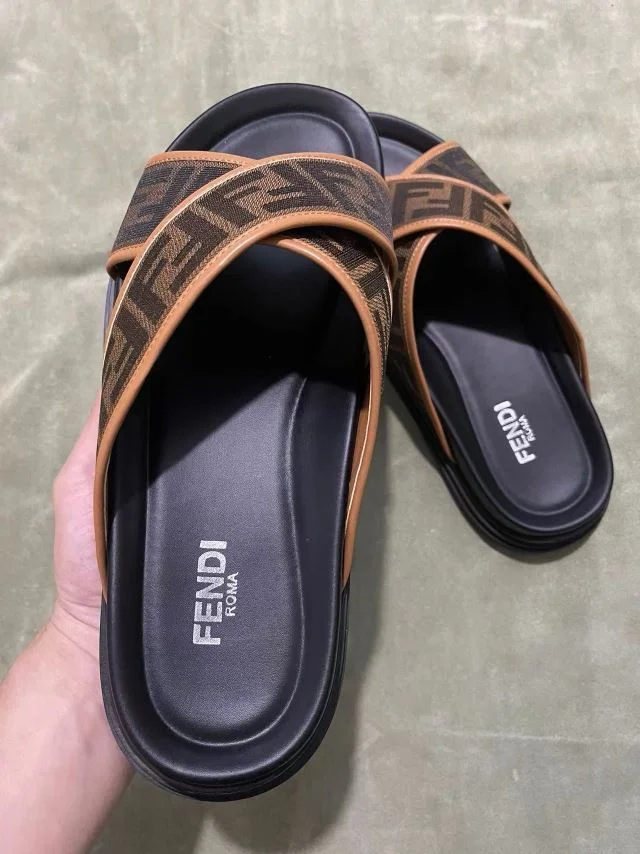 Fendi Slippers UrbanStyle 23278