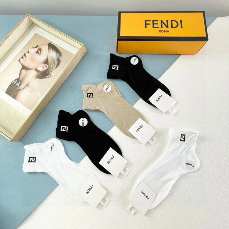 Fendi Socks Sleek 273790