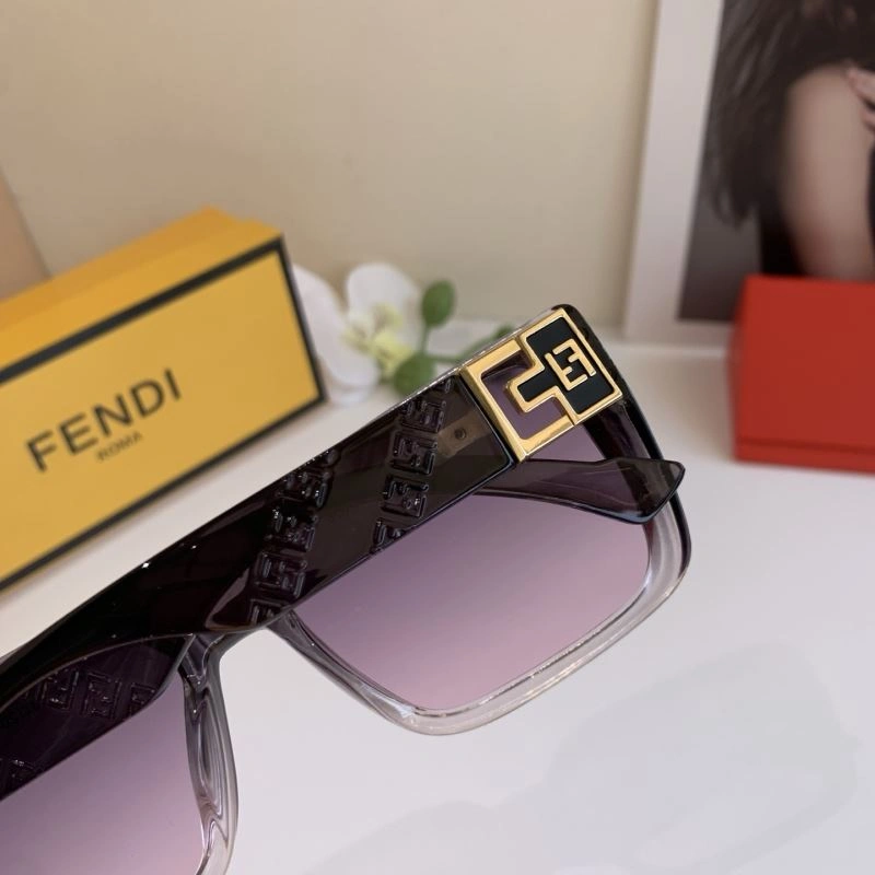 AllSeason Fendi Sunglasses 279241