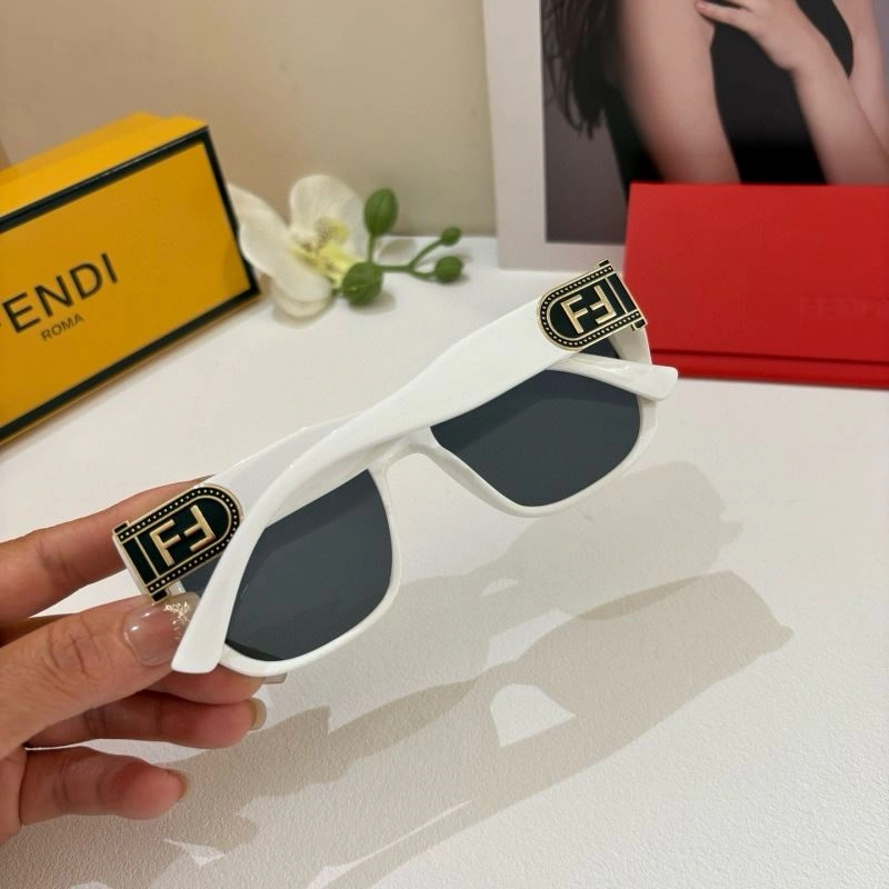 Fendi Sunglasses Resilient 279239